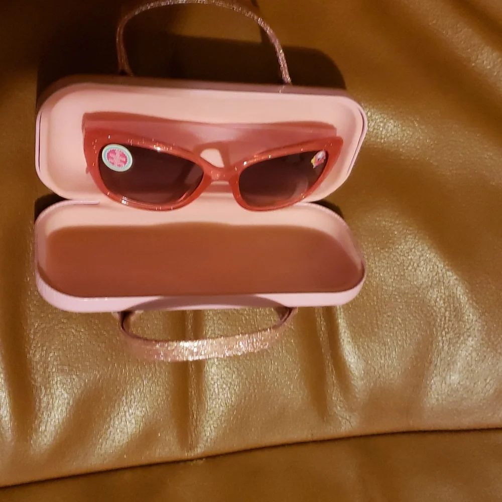 Girls PK Fashion Sunglasses with carring case NWT